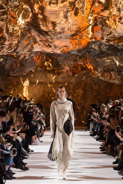 Look 39